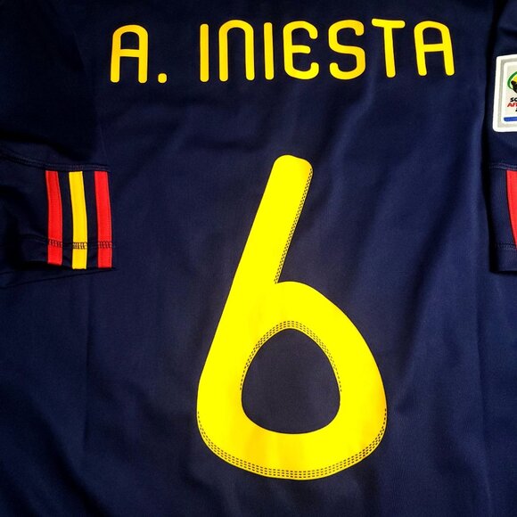 Iniesta Spain 2010 WORLD CUP FINAL Soccer Away Jersey L SKU# P47896 - Picture 3 of 10